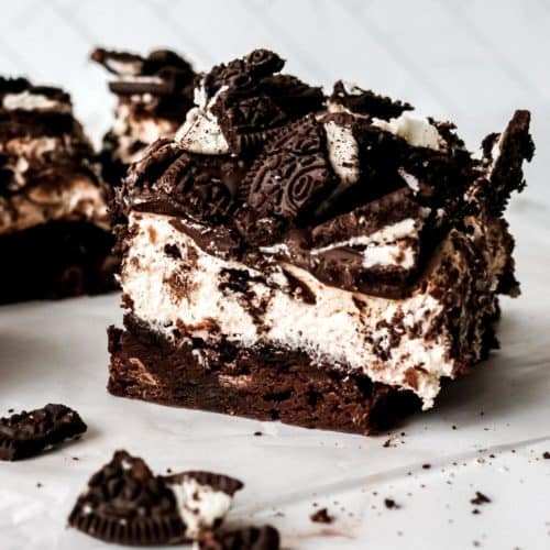 A close up of Oreo brownies.