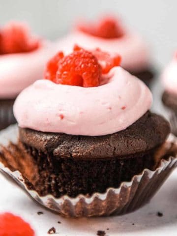 cropped-Raspberry-Chocolate-Cupcakes.jpg